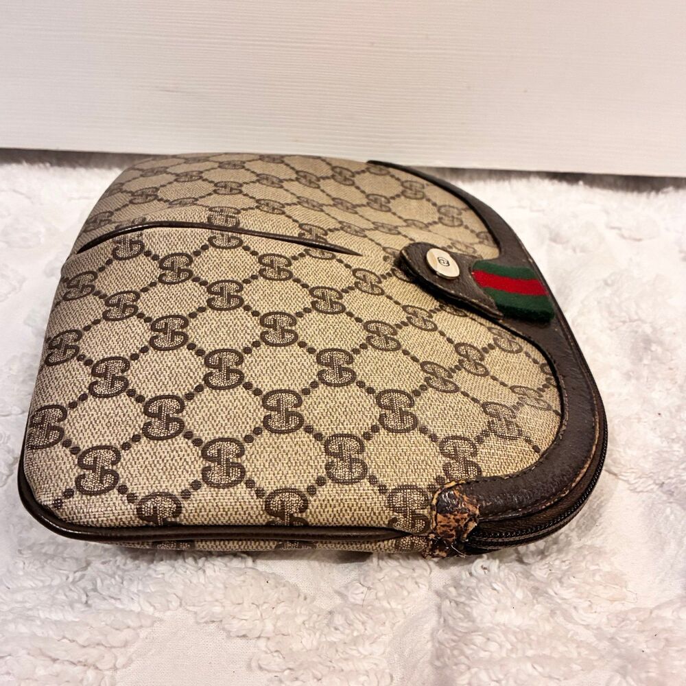 Vintage Gucci Supreme Crossbody Handbag - Picture 4 of 12